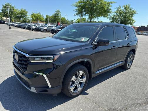 Crystal Black Pearl 2025 Honda Pilot EX-L
