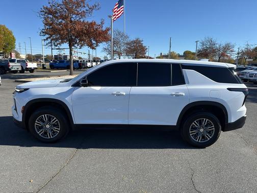 2024 Chevrolet Traverse LS