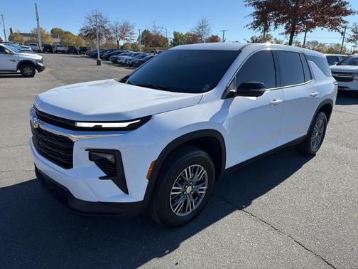 2024 Chevrolet Traverse LS