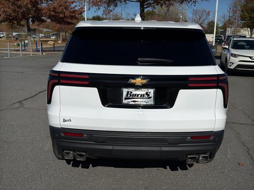 2024 Chevrolet Traverse LS
