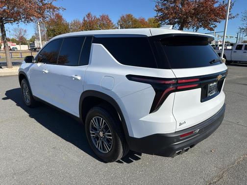 2024 Chevrolet Traverse LS