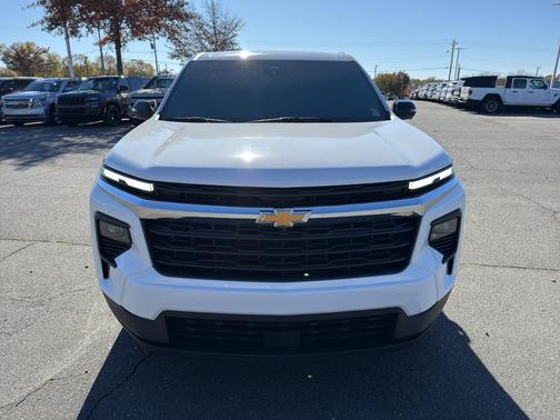 2024 Chevrolet Traverse LS