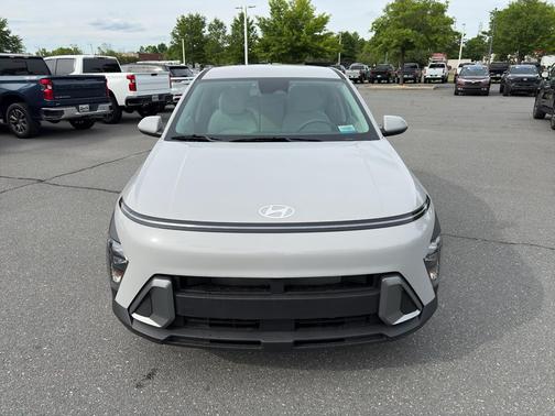 Cyber Gray Metallic 2026 Hyundai KONA SE