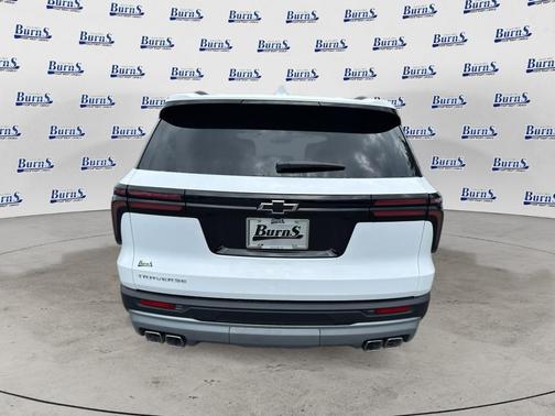 Summit White 2026 Chevrolet Traverse LT