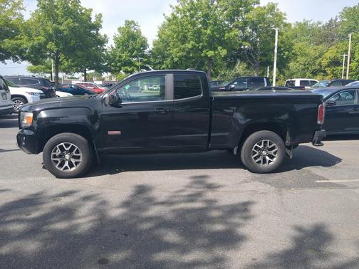 Onyx Black 2016 GMC Canyon SLE
