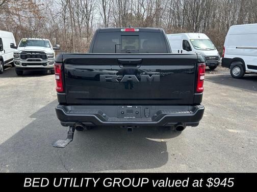 Diamond Black Crystal Pearlcoat 2026 RAM 1500 Big Horn/Lone Star