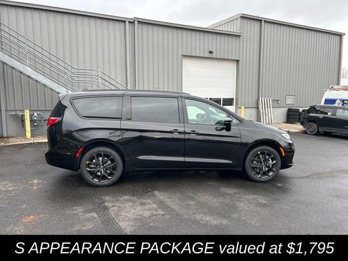 2026 Chrysler Pacifica Limited