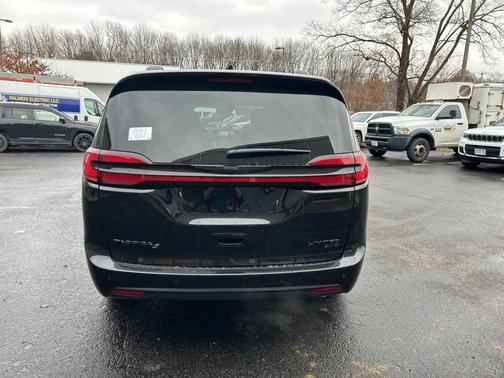 2026 Chrysler Pacifica Limited