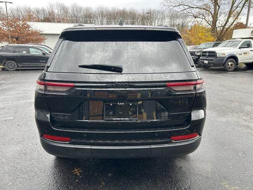 2022 Jeep Grand Cherokee Altitude