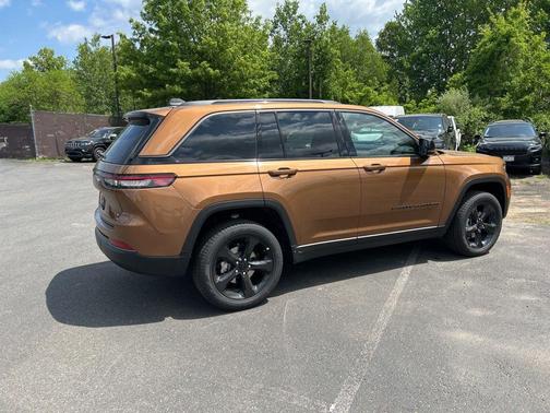 Copper Shino Metallic Clearcoat 2026 Jeep Grand Cherokee Limited