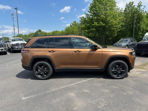 Copper Shino Metallic Clearcoat 2026 Jeep Grand Cherokee Limited
