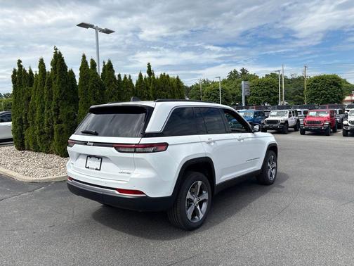 Bright White Clearcoat 2026 Jeep Grand Cherokee Limited