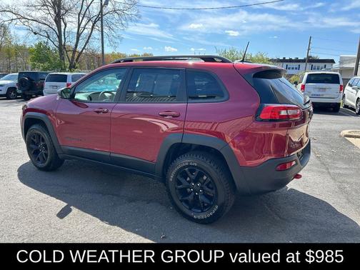 Deep Cherry Red Crystal Pearlcoat 2017 Jeep Cherokee Trailhawk