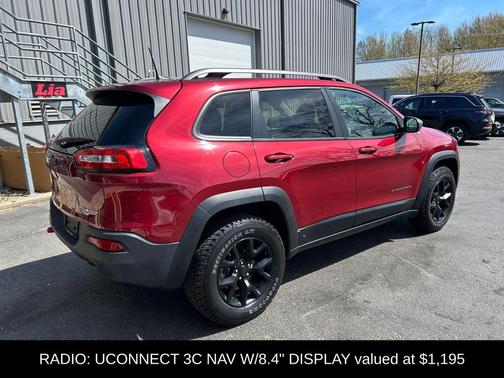 Deep Cherry Red Crystal Pearlcoat 2017 Jeep Cherokee Trailhawk