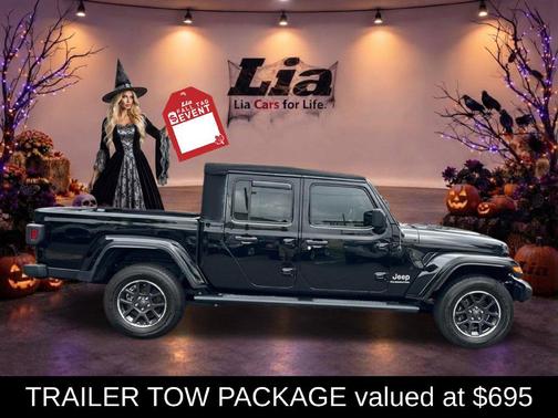 Black Clearcoat 2022 Jeep Gladiator Overland