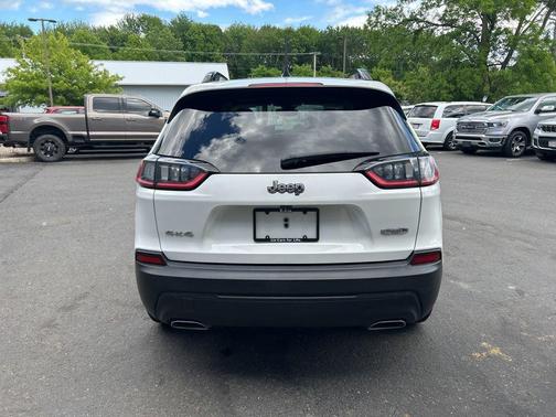 Bright White Clearcoat 2022 Jeep Cherokee Latitude Lux