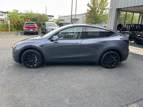 2023 Tesla Model Y Long Range Dual Motor All-Wheel Drive