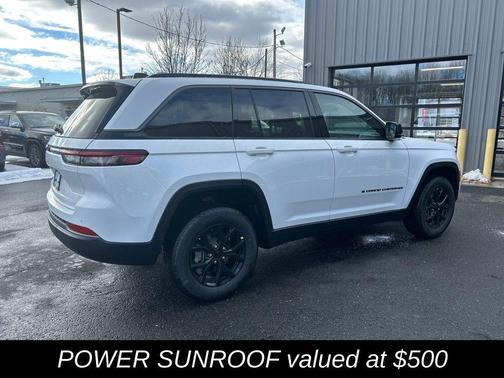 Bright White Clearcoat 2026 Jeep Grand Cherokee Altitude