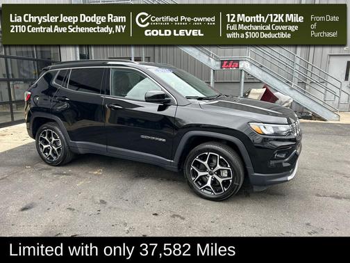 Diamond Black Crystal Pearlcoat 2025 Jeep Compass Limited