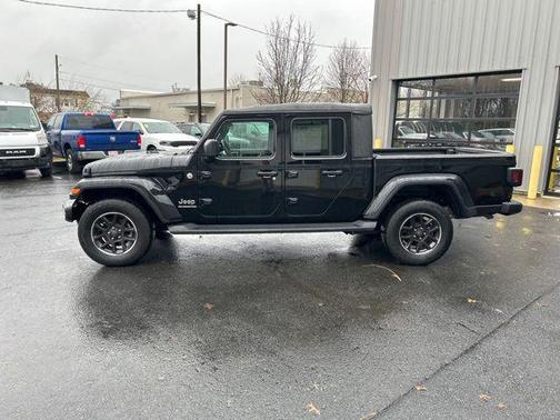 2021 Jeep Gladiator Overland