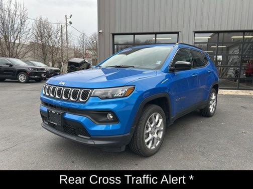 2023 Jeep Compass Latitude Lux