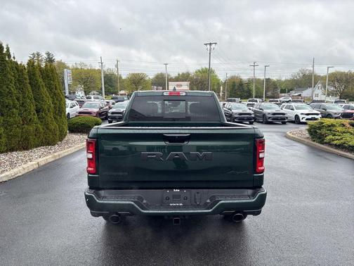Serrano Green Metallic 2026 RAM 1500 Big Horn/Lone Star