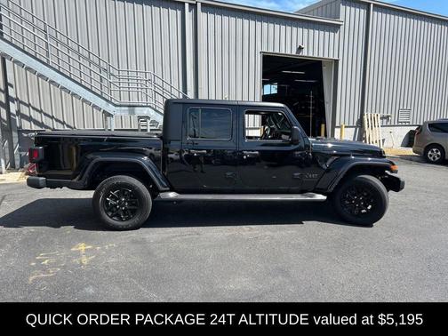 2022 Jeep Gladiator Altitude 4x4