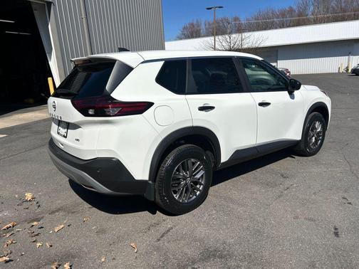 Glacier White 2023 Nissan Rogue S