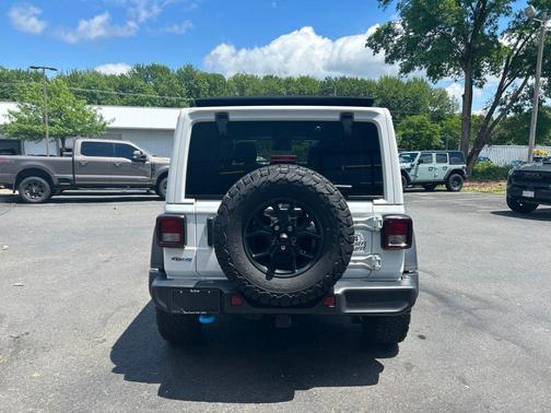 Bright White Clearcoat 2024 Jeep Wrangler 4xe Willys
