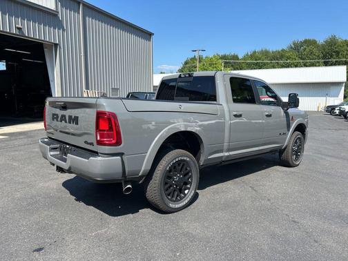 2025 RAM 2500 Limited Crew Cab 4x4 6'4' Box
