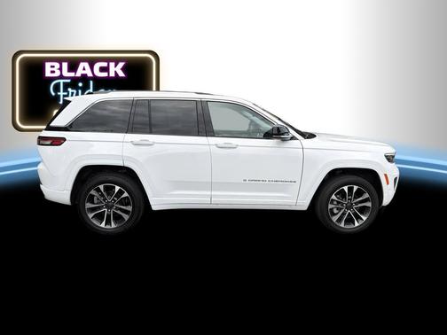 Bright White Clearcoat 2023 Jeep Grand Cherokee Overland