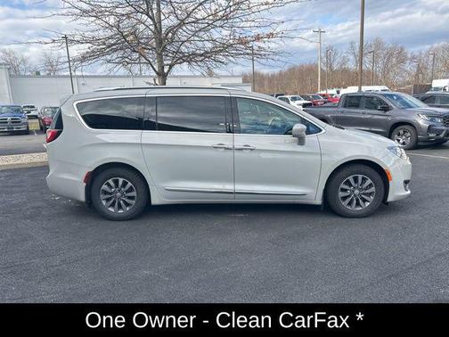 2020 Chrysler Pacifica Touring-L Plus