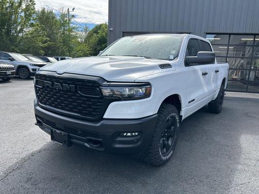 2026 RAM 1500 Warlock Crew Cab 4x4 5'7' Box