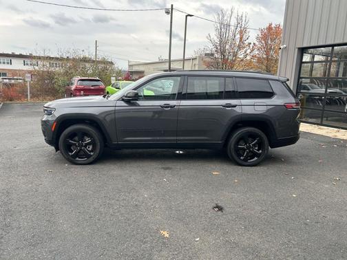 2022 Jeep Grand Cherokee L Altitude