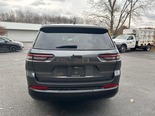 2022 Jeep Grand Cherokee L Altitude