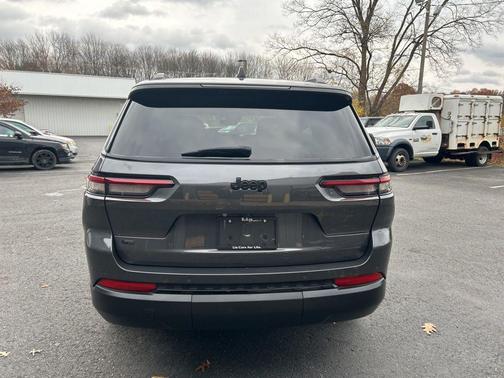 2022 Jeep Grand Cherokee L Altitude