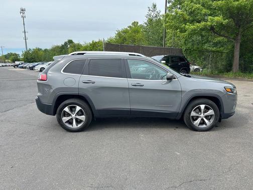 Sting-Gray Clearcoat 2020 Jeep Cherokee Limited