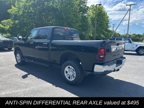 Diamond Black Crystal Pearlcoat 2026 RAM 2500 Tradesman Crew Cab 4x4 6'4' Box
