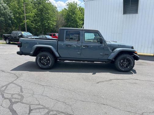 2025 Jeep Gladiator Willys