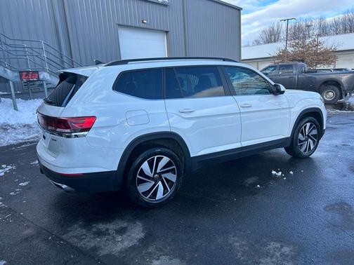 2025 Volkswagen Atlas 2.0T SE w/Technology 4MOTION