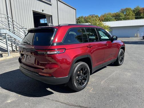 2024 Jeep Grand Cherokee Altitude
