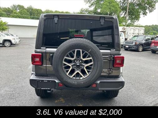 2025 Jeep Wrangler 4-Door Sahara 4x4