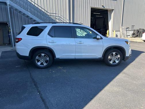 2023 Honda Pilot AWD EX-L 7 Passenger