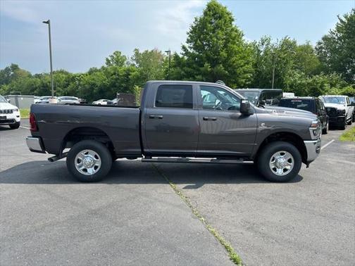 2025 RAM 2500 Tradesman Crew Cab 4x4 6'4' Box