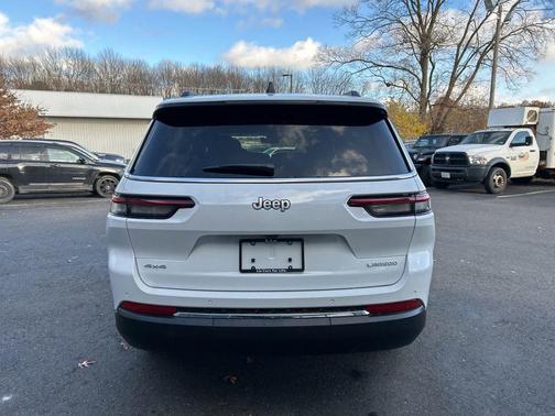 2025 Jeep Grand Cherokee L Laredo