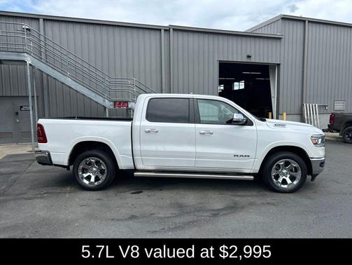 Ivory White Tri-Coat Pearlcoat 2022 RAM 1500 Laramie
