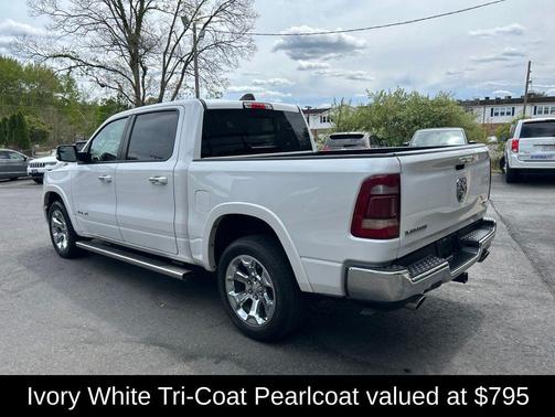 Ivory White Tri-Coat Pearlcoat 2022 RAM 1500 Laramie