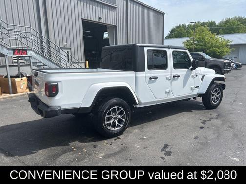 Bright White Clearcoat 2024 Jeep Gladiator Sport S