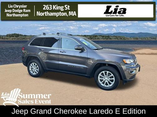 Granite Crystal Metallic Clearcoat 2021 Jeep Grand Cherokee Laredo