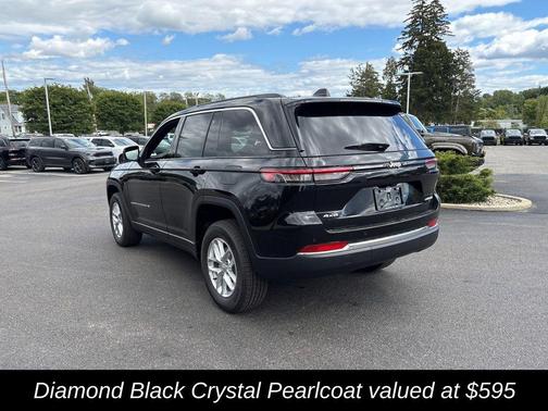 2025 Jeep Grand Cherokee Laredo